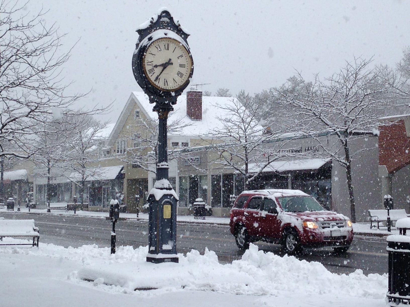 Wellesley Square clock, Spring 2016 snow storm
