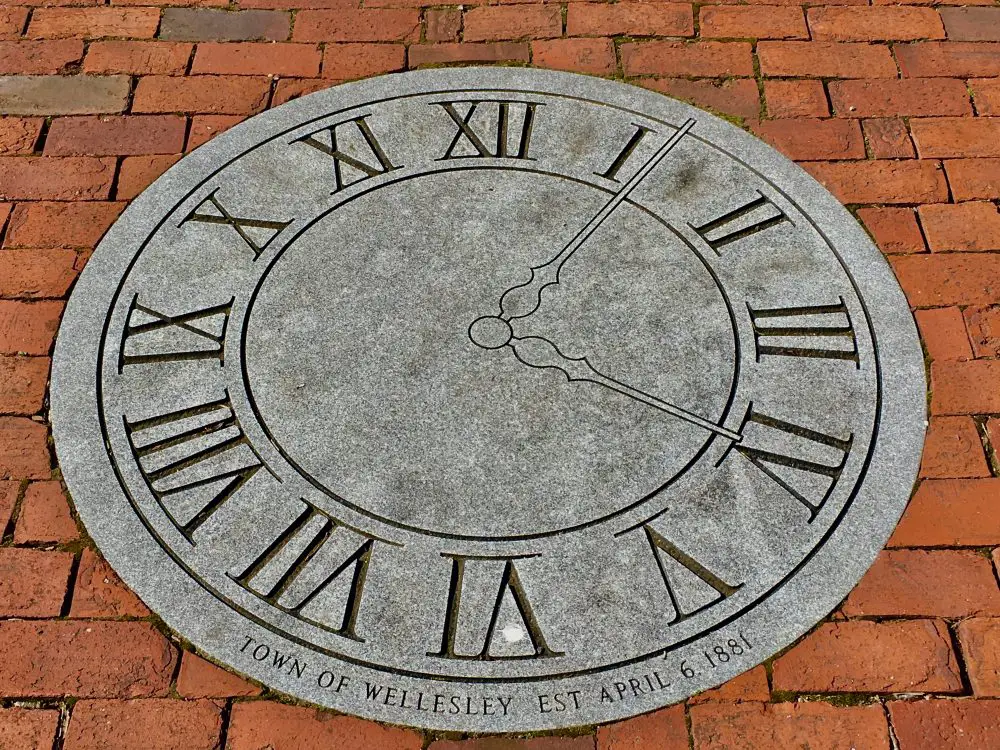 Wellesley Clock Tower, Spring