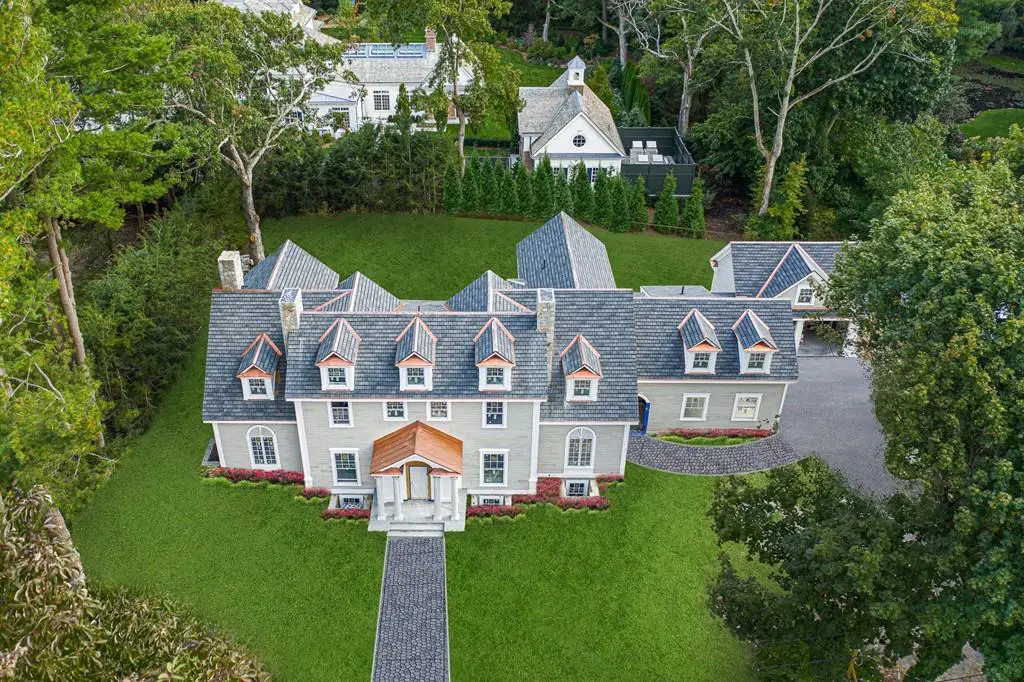Wellesley, Compass Real estate