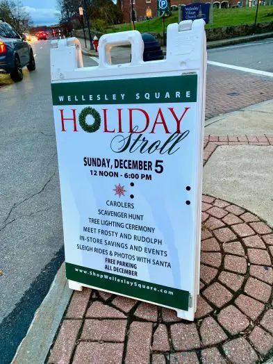 Wellesley Square, Holiday Stroll