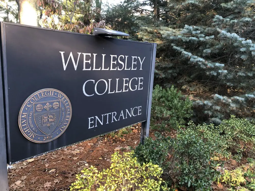 wellesley college entrance