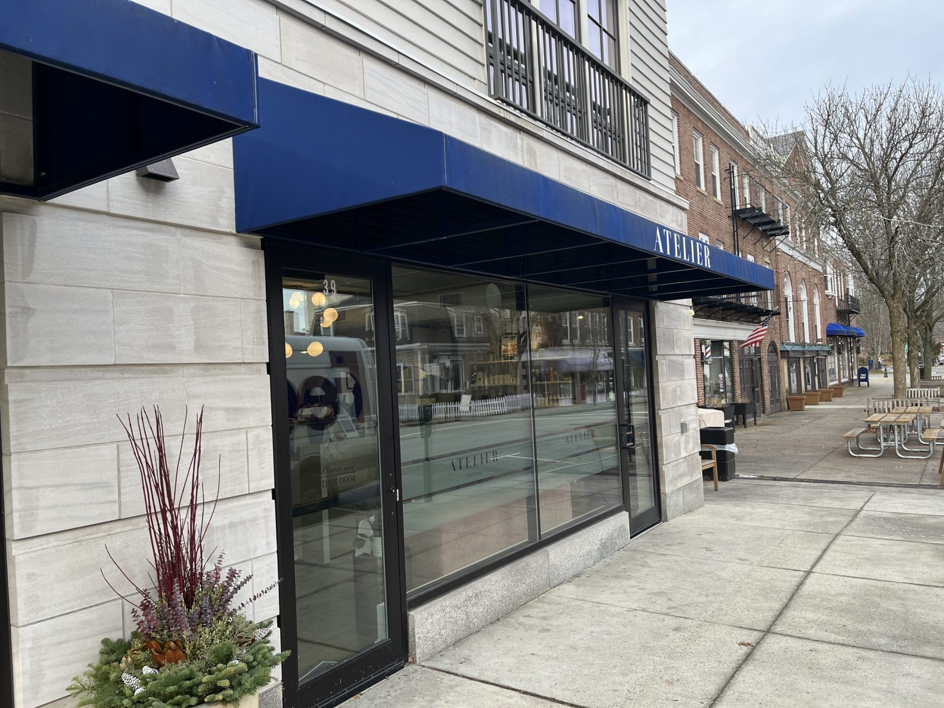Wellesley Enterprise Buzz: Atelier boutique salon earning large transfer to Linden Square, then Truly’s will expand CPK closing Weights & actions