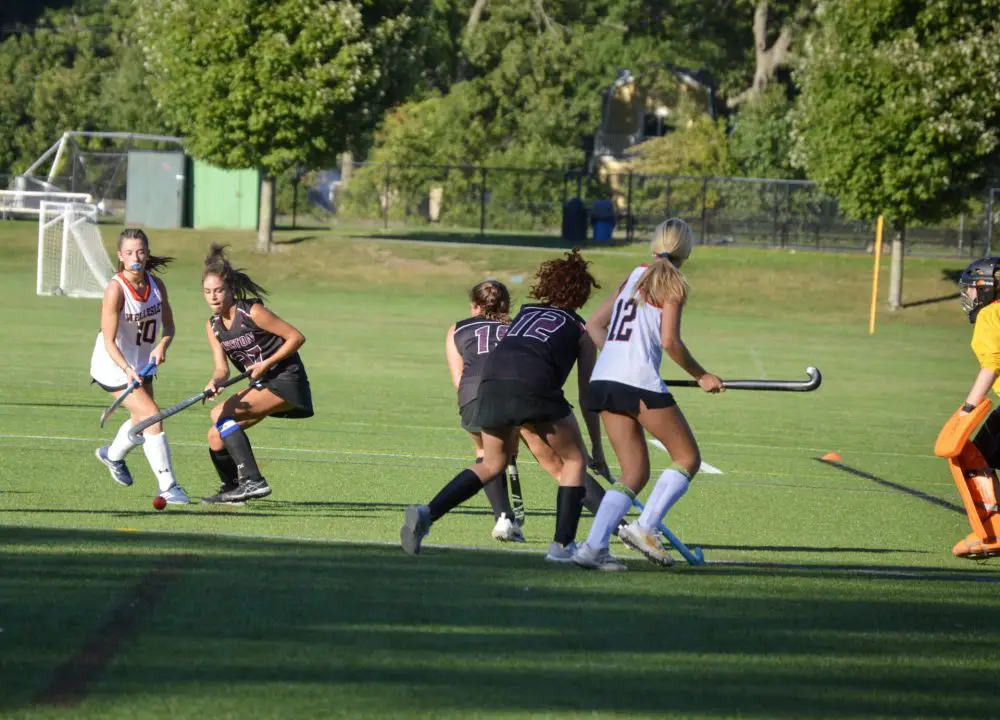 Wellesley v Weston field hockey