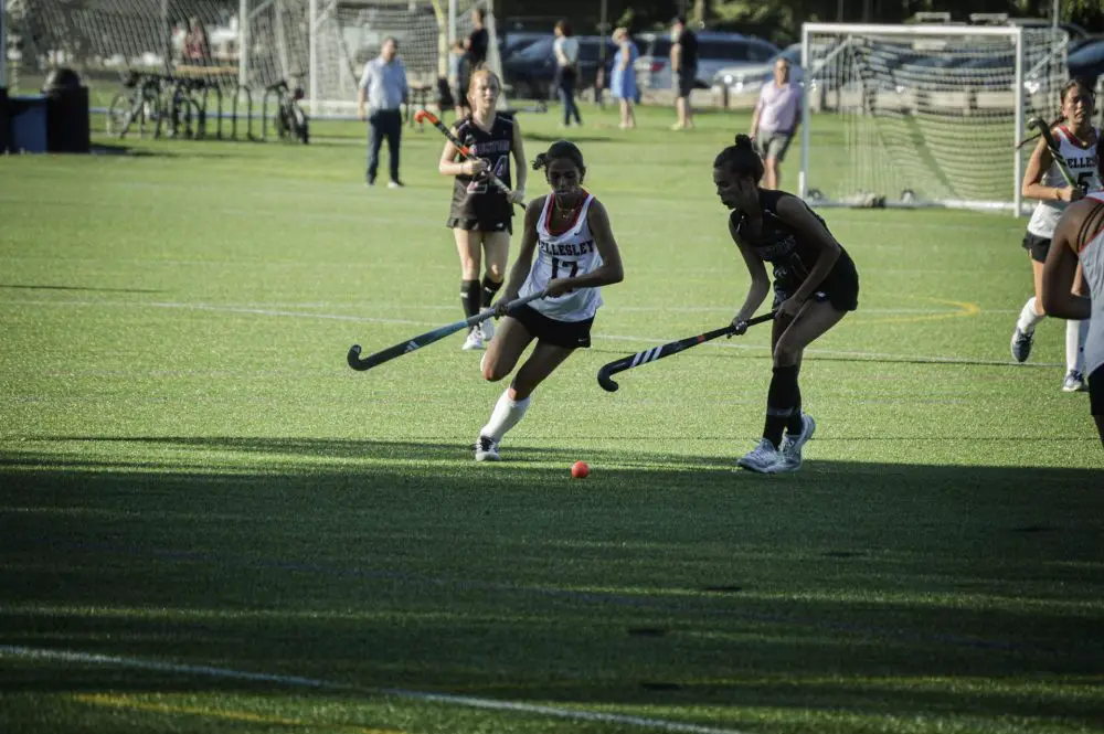 Wellesley v Weston field hockey