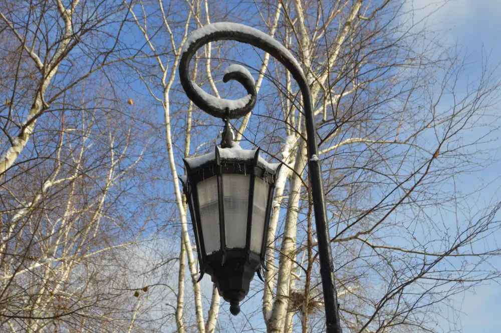 Wellesley College lantern snow