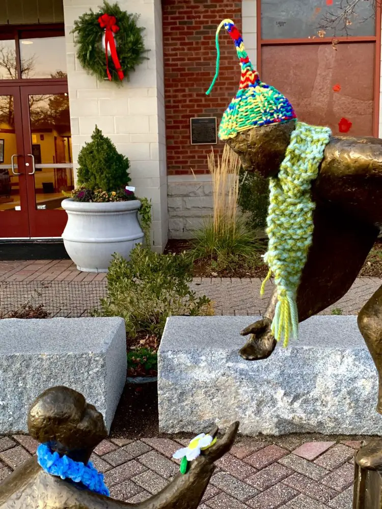 Yarn bombing, Wellesley library