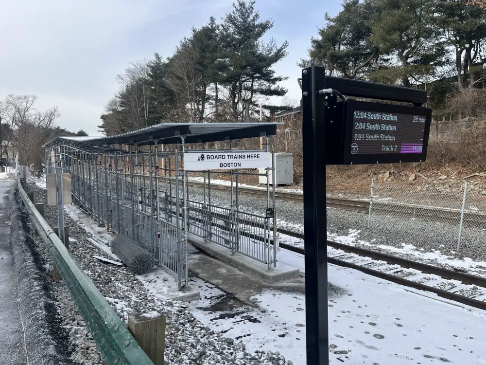 Wellesley Square inbound commuter rail train platform