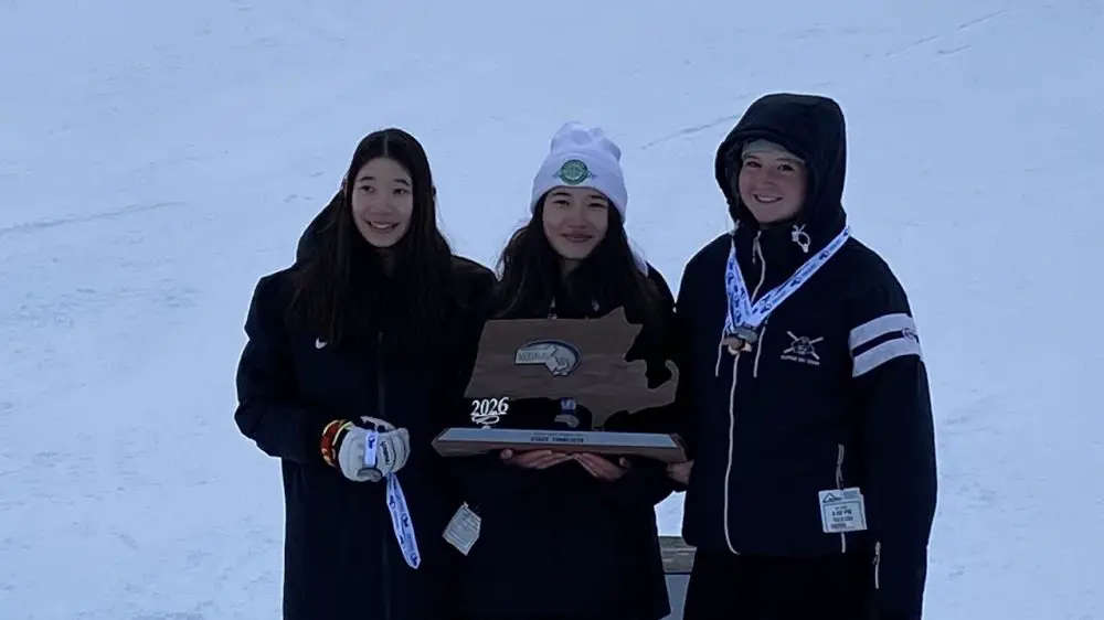 alpine skiing Lucy Matheson, Leah Matheson ( Trophy) and Charlotte Kelley