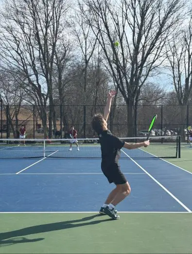 Deren Bayulgen playing tennis