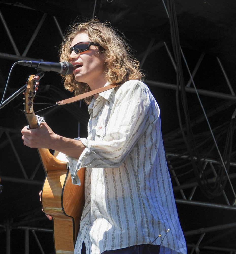 Hans Williams Levitate